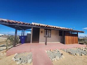 Building Photo - 73752 Crestview Dr