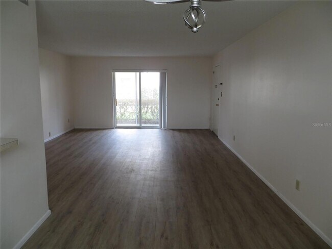 Foto del edificio - 1500 Gay Rd
