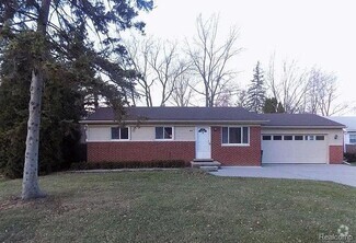 Building Photo - 2675 Iowa Dr