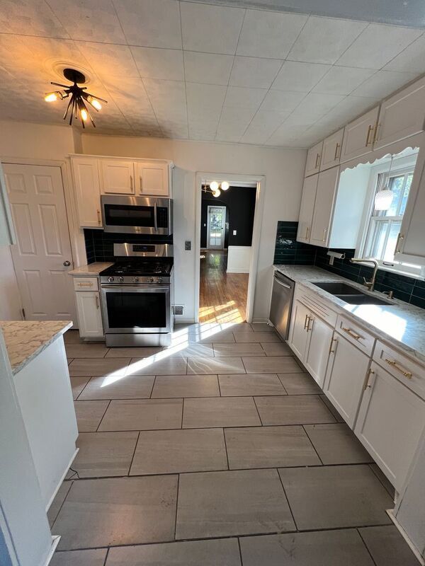 Building Photo - 5513 Reeds Rd