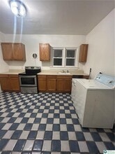 Building Photo - 610 Folk St