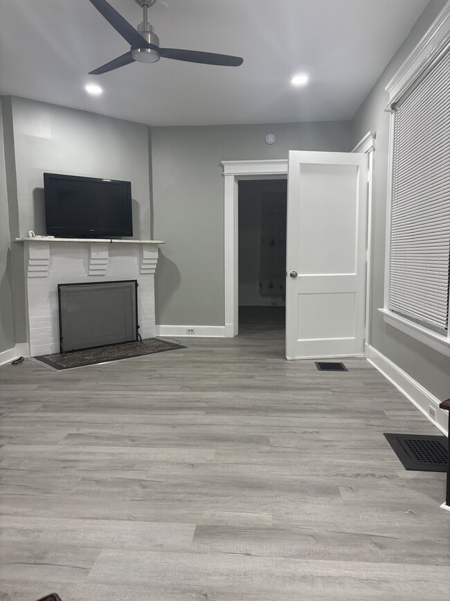 Building Photo - 950 Townsend Ave