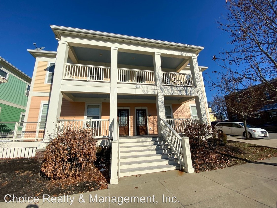 425 E Hillside Dr Unit 14, Bloomington, IN 47401 Apartment for Rent