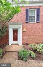 Building Photo - 3540 Martha Custis Dr