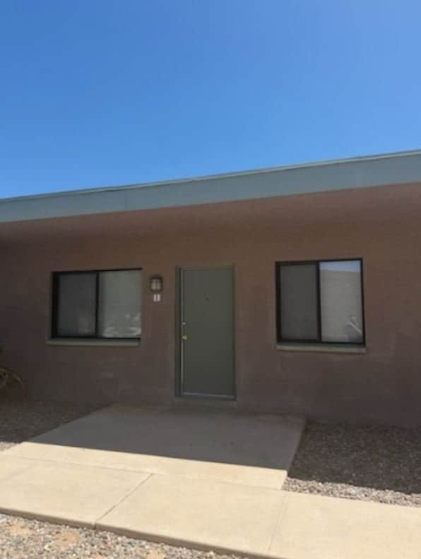 Building Photo - 1518 E Hedrick Dr