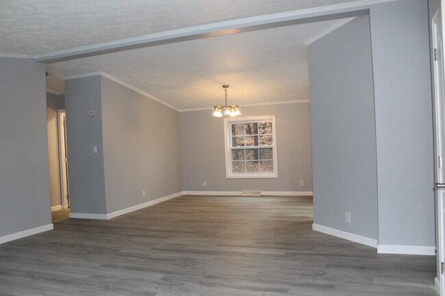 Foto del edificio - 6 Laura Ln