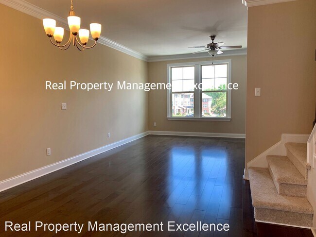 Building Photo - 3 br, 3.5 bath House - 434 Oak Pine Dr