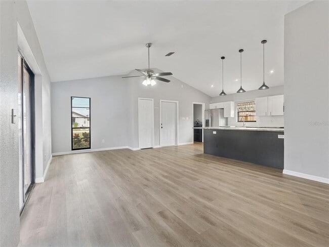 Foto del edificio - 766 91st Ave N