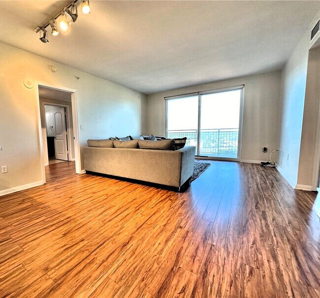 Building Photo - 7350 SW 89th St