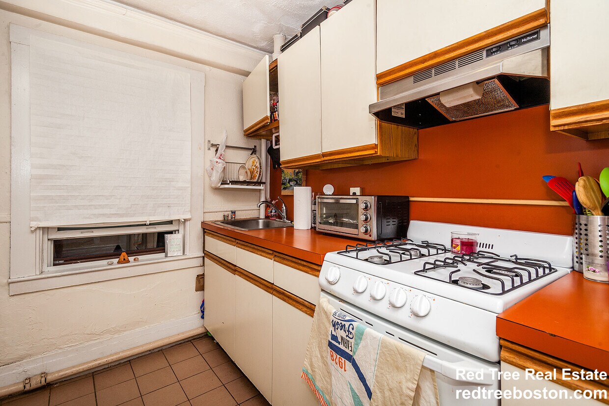 Foto principal - 94 West Cedar St