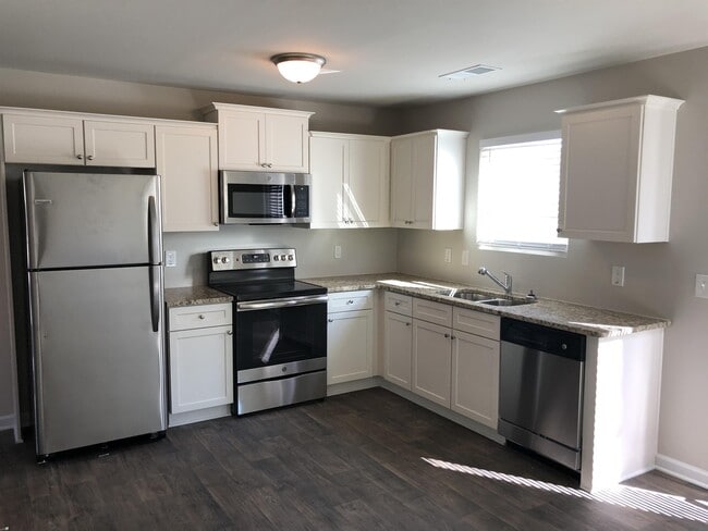 Building Photo - 956 Revere Way