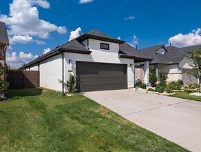 Building Photo - 18122 Sonresa Wy