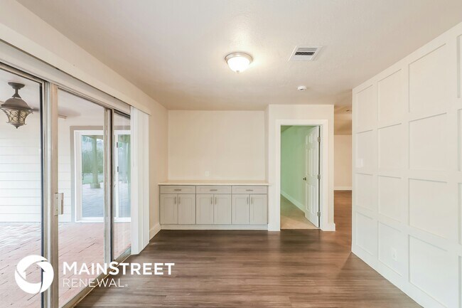 Foto del edificio - 4515 Sylvan Glen Dr