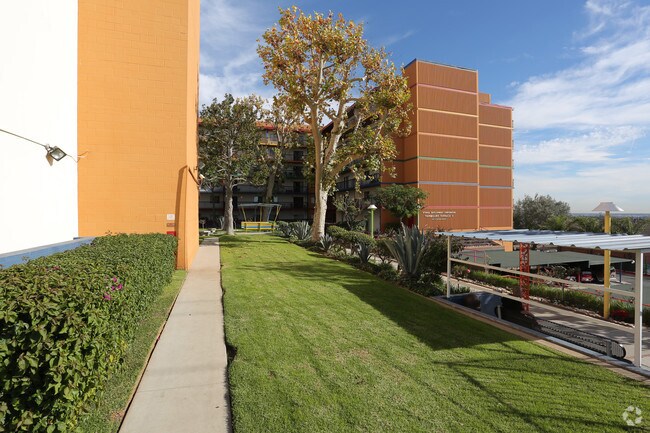 Foto del edificio - Fairmount Terrace II