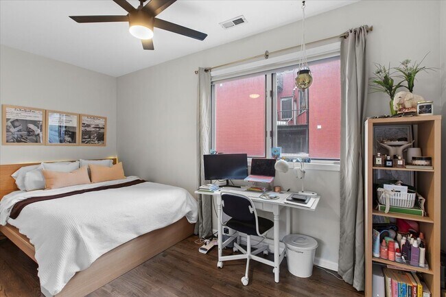 Foto del edificio - 2209 W North Ave