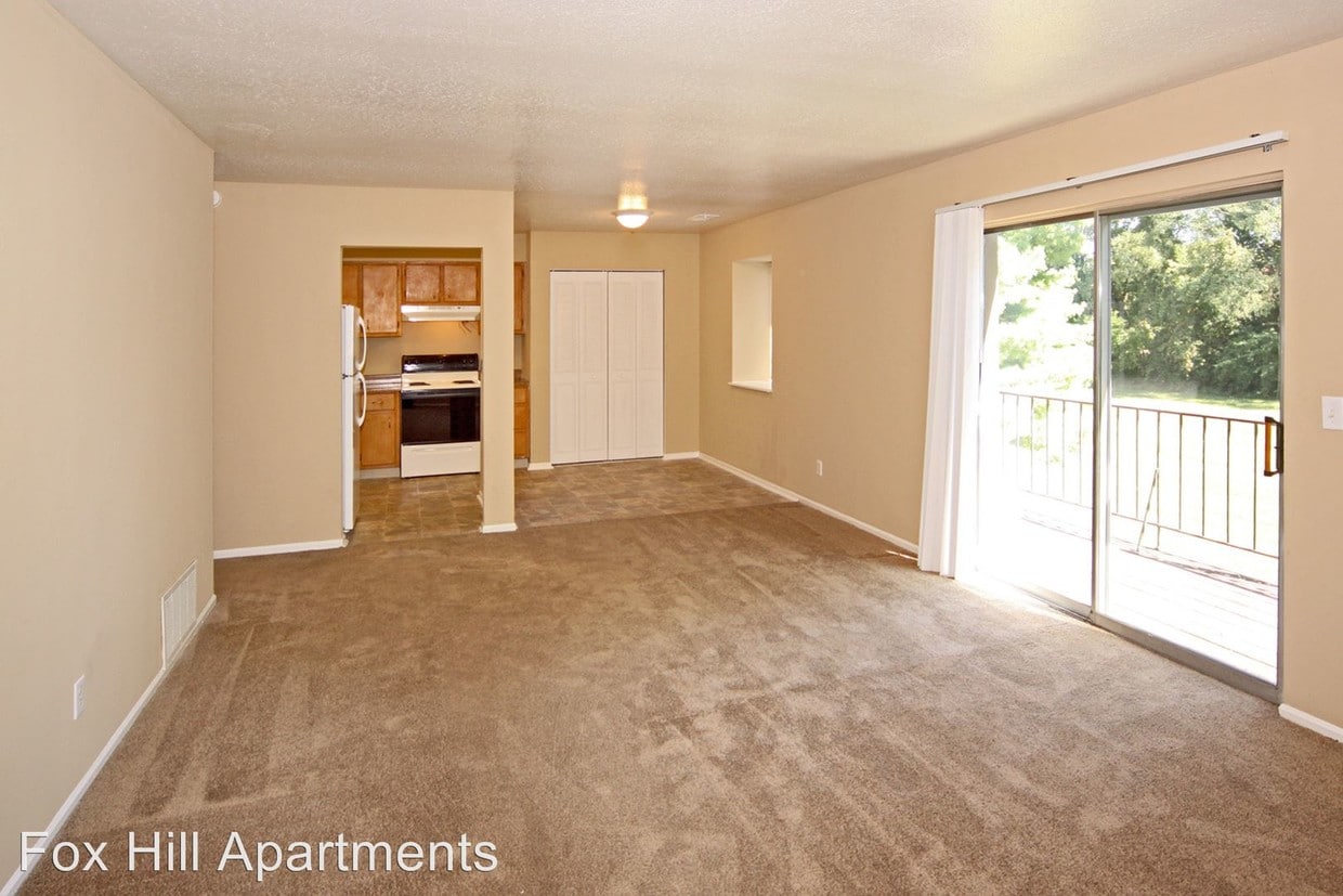 Primary Photo - 1349 Saddlebrook Ct W