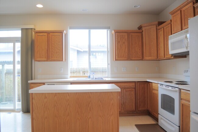 Foto del edificio - 551 Quincy Ave NE