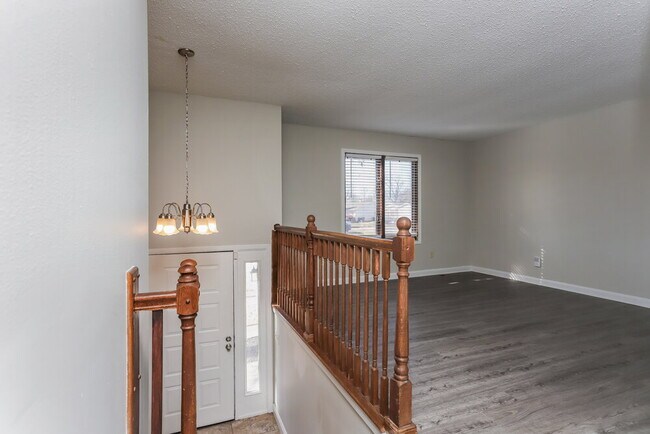 Foto del edificio - 1253 Advance Dr