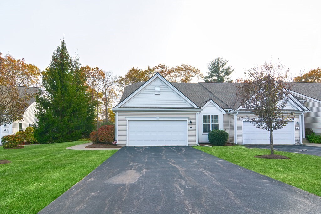 Primary Photo - 17 Linkside Ct