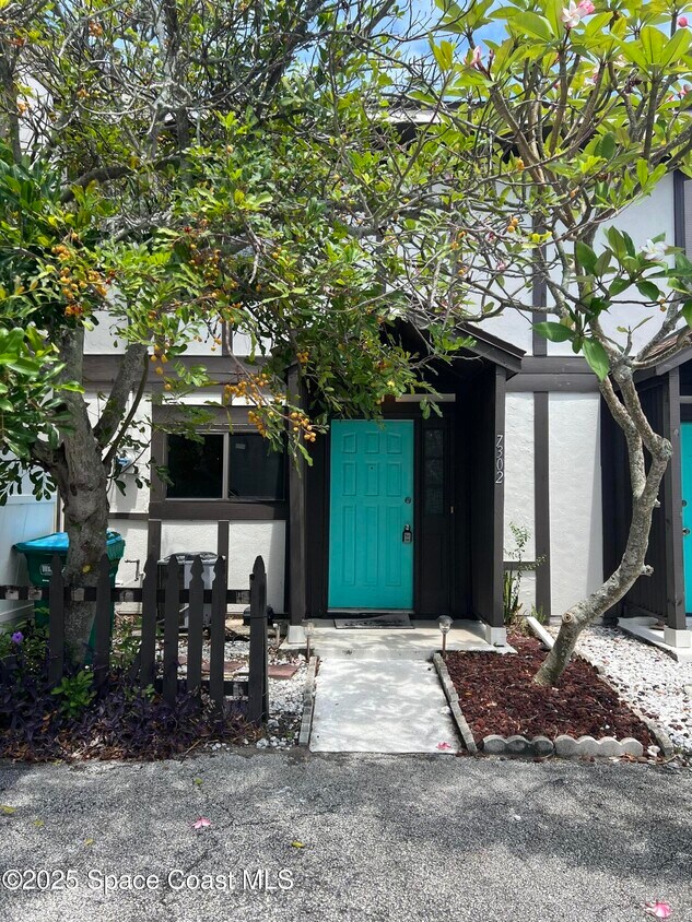 Primary Photo - 7302 Poinsetta Ave