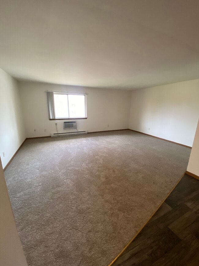 Living Room - Harbor Ridge Apartments