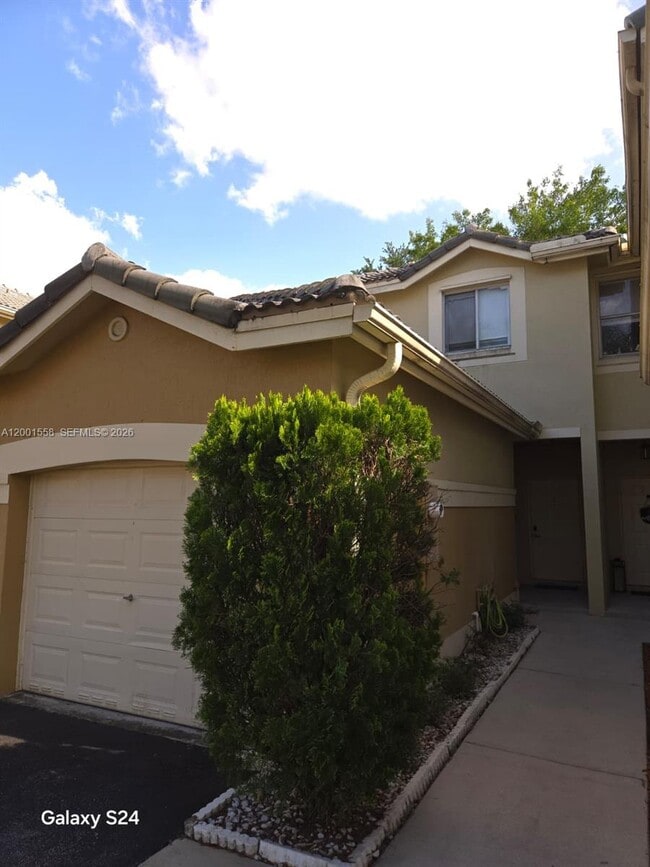 Building Photo - 2190 Hacienda Terrace