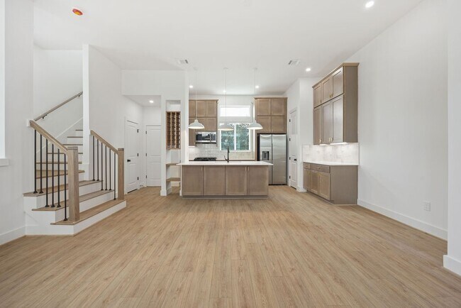 Foto del edificio - 2121 Hoskins Dr