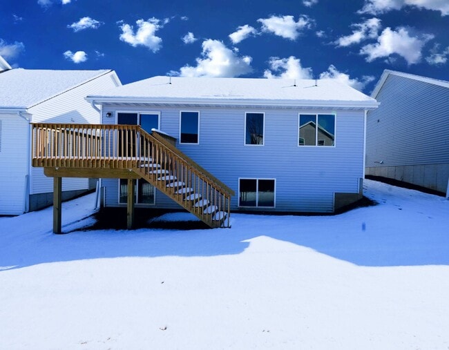 Foto del edificio - Beautiful 3 Bed Ranch Home w/ fully finish...