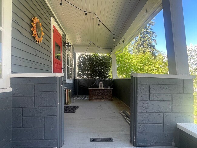 Photo du bâtiment - 10519 76 Av NW