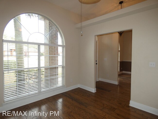 Building Photo - 4 br, 3 bath House - 4213 N Cambridge Way