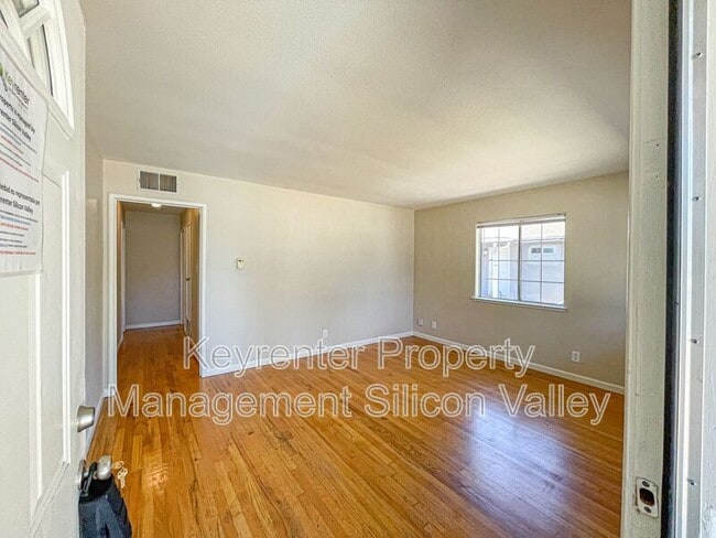 Building Photo - 865-867 N 15th St