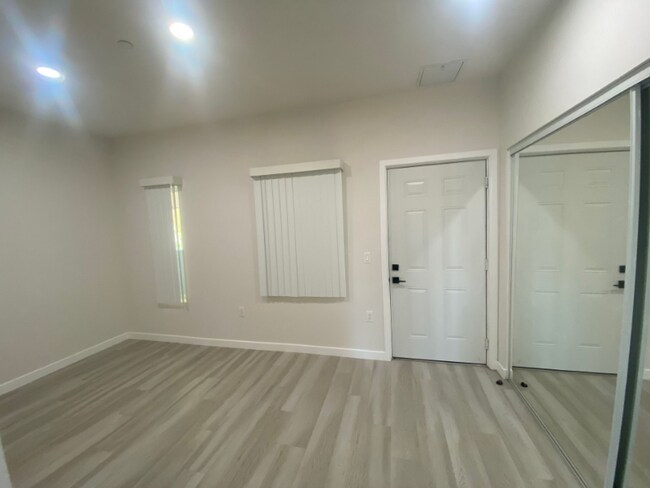 Foto del edificio - 2341 Ulric St