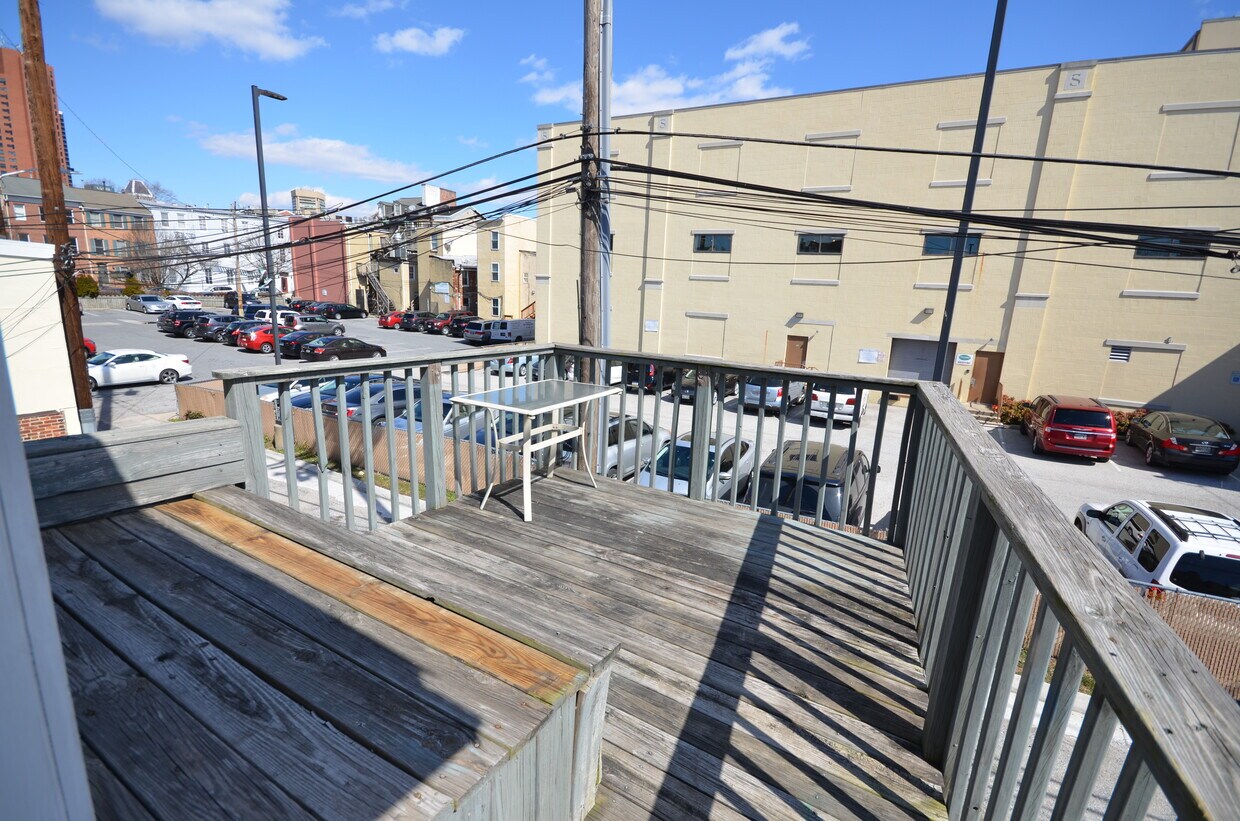Primary Photo - 925 S Hanover St