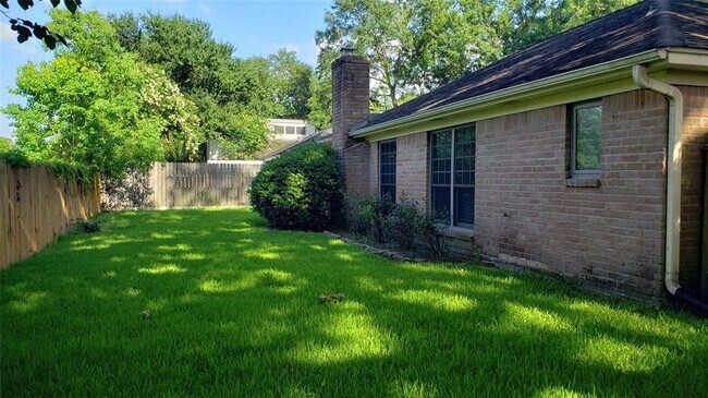 Foto del edificio - 5435 Mossy Timbers Dr