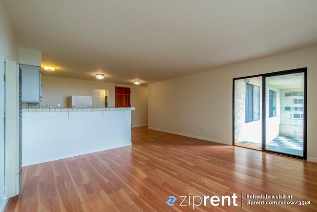 Building Photo - 210 Las Alturas Rd