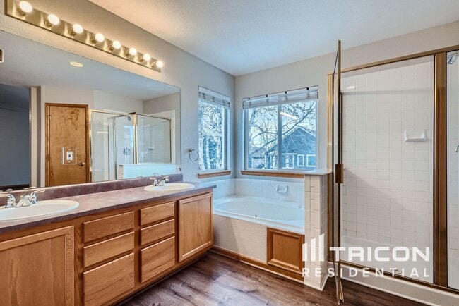 Building Photo - 5140 S Meadow Lark Dr