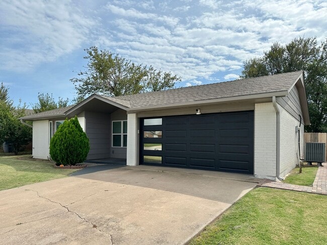 Foto del edificio - 6130 SW Oakcliff Ave
