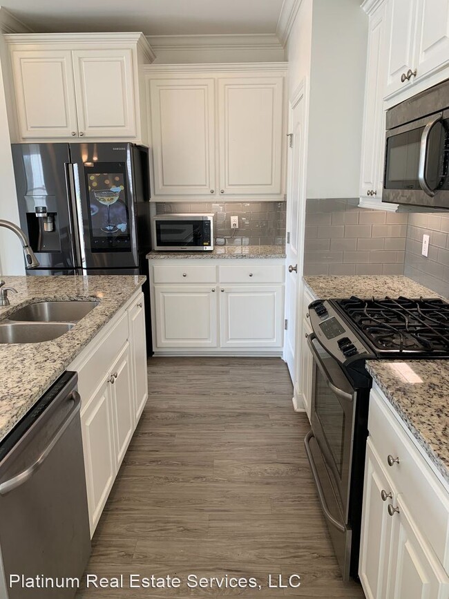 Building Photo - 3 br, 2.5 bath House - 2127 Shadowbrook Dr.