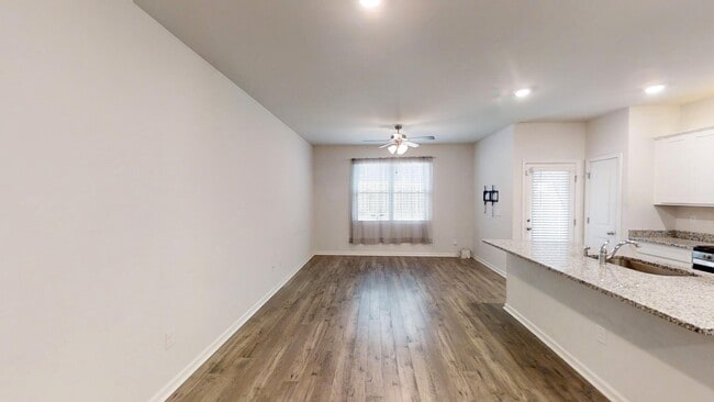 Building Photo - 890 Quaint Parish Cir