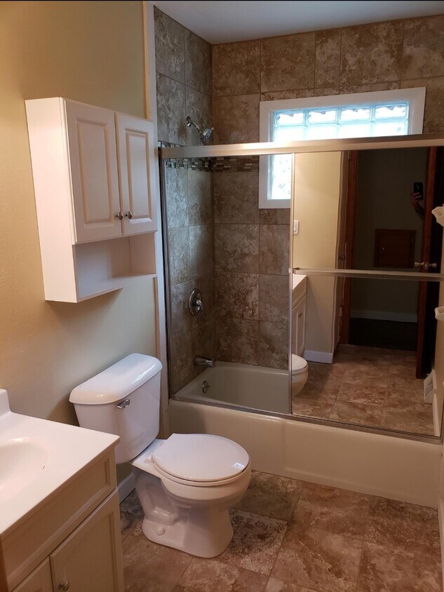 Foto del edificio - 4766 N 118th St