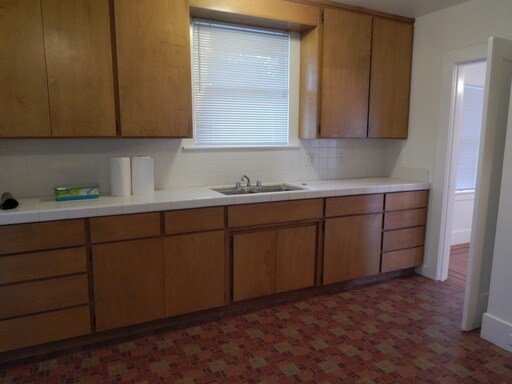 Building Photo - 4871 Ryer Rd E