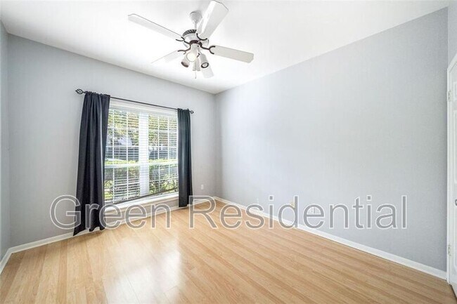 Foto del edificio - 2221 Stanford St