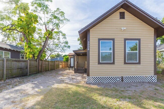 Foto del edificio - 3008 N 17th St