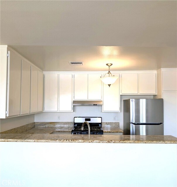 Foto del edificio - 17330 Chatsworth St