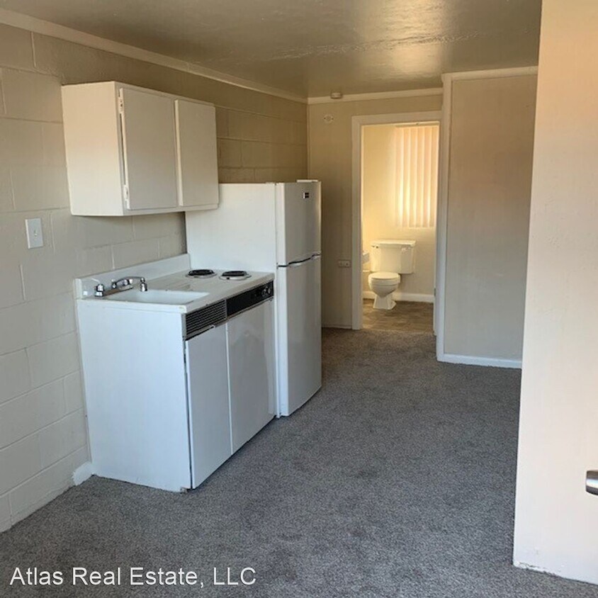 Foto principal - 221-225 E Brookside St