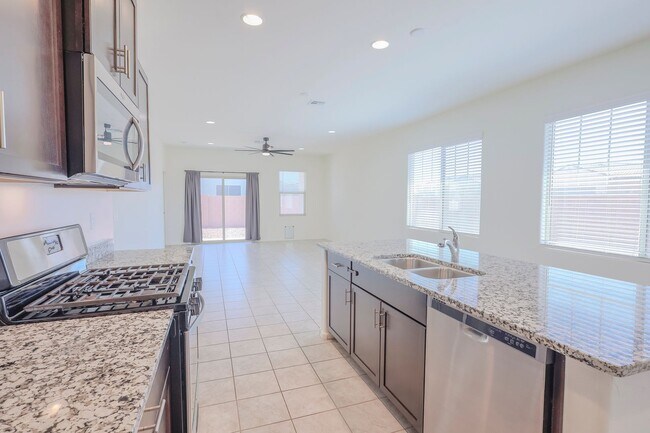 Foto del edificio - *** $400.00 OFF MOVE IN SPECIAL ***   BEAU...