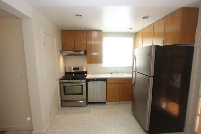 Building Photo - 3539-3541 Scott Street (717r)