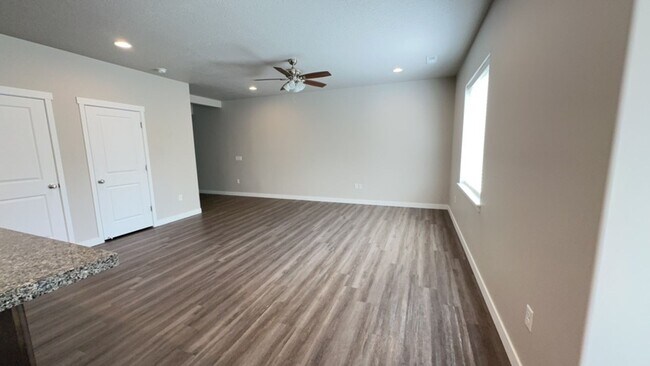 Foto del edificio - 823 N Wellington Ct