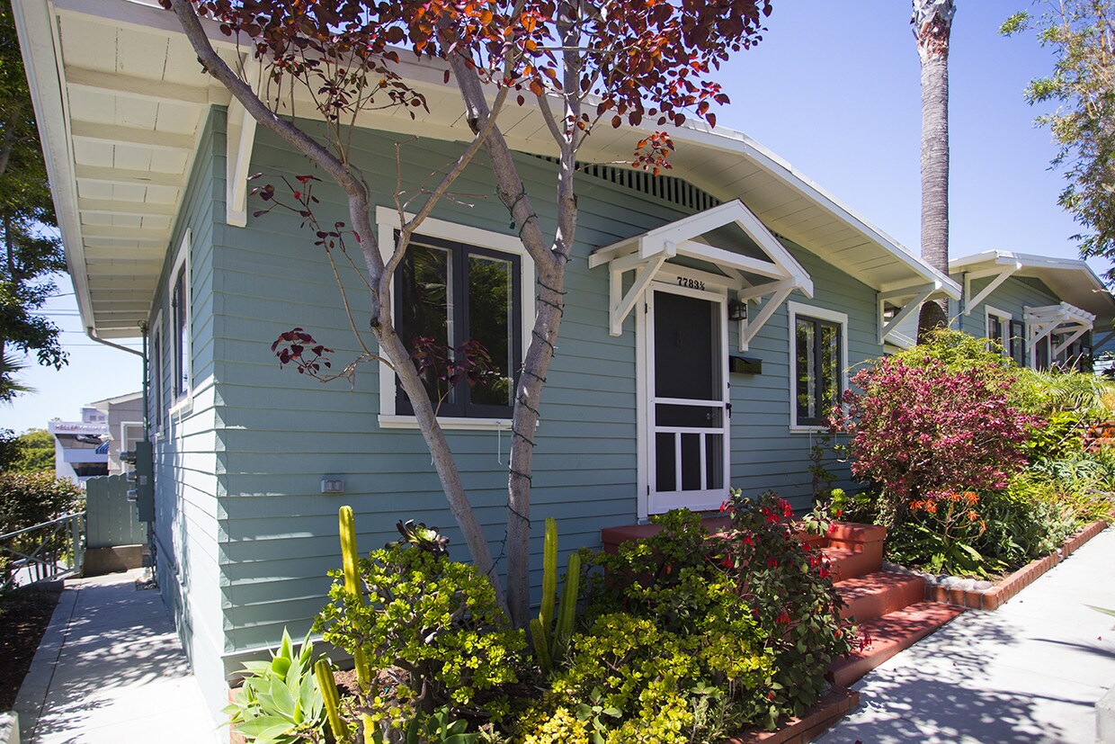 Primary Photo - 7783 1/2 Ivanhoe Ave