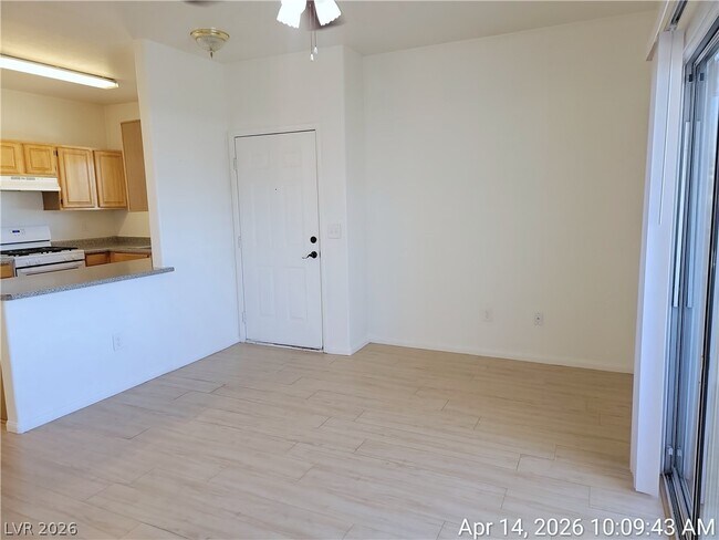 Foto del edificio - 5650 E Sahara Ave